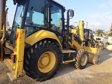 מחפרון משומש 432F2 עם 5200 שעות מנוע