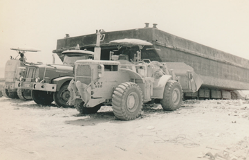טרקטורים וציוד מציינת 70 שנות עוצמה בשטח שלך