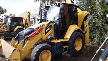 מחפרון משומש 432F2 עם 2500 שעות מנוע